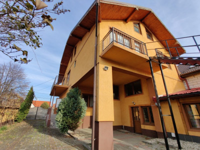 COMISION 0% Casa individuala cu 11 camere 570 mp teren in Piata Cluj