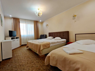 COMISION 0% Apartament la casa/140mp/5 camere /pod mansardabil/curte/Piata Cluj