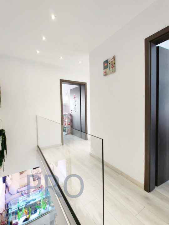 COMISION 0% Casă modernă/5 camere/terasa/garaj/318 mp teren/Șelimbăr 