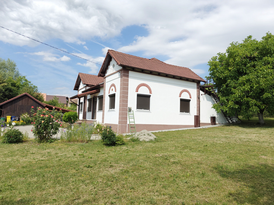 COMISION 0% Casă individuală/5 camere/garaj/2628mp teren/Cisnădioara 