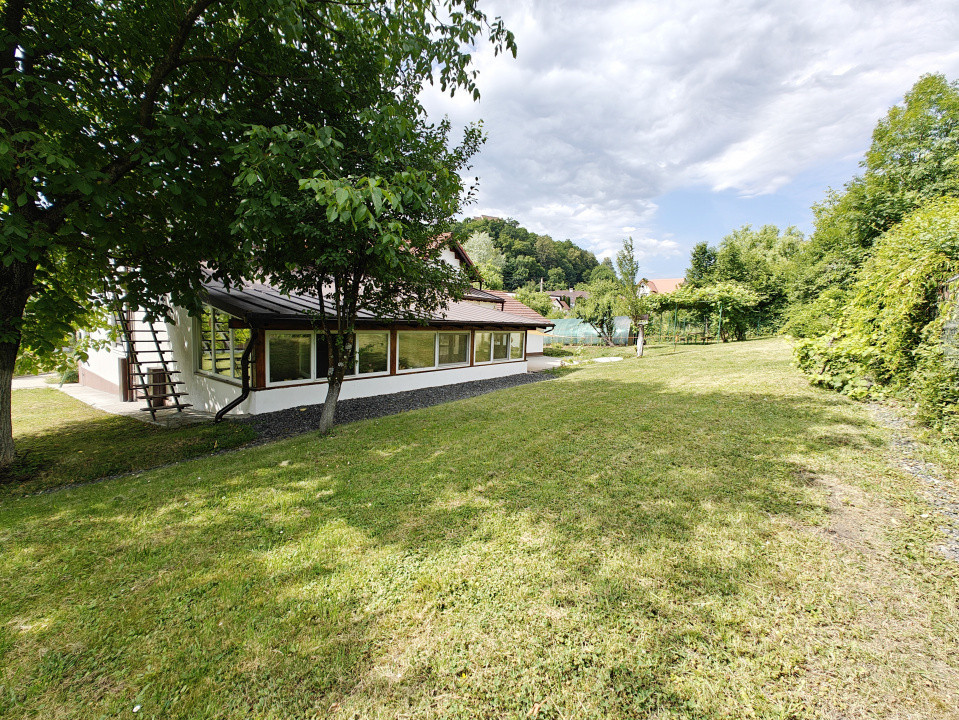 COMISION 0% Casă individuală/5 camere/garaj/2628mp teren/Cisnădioara 