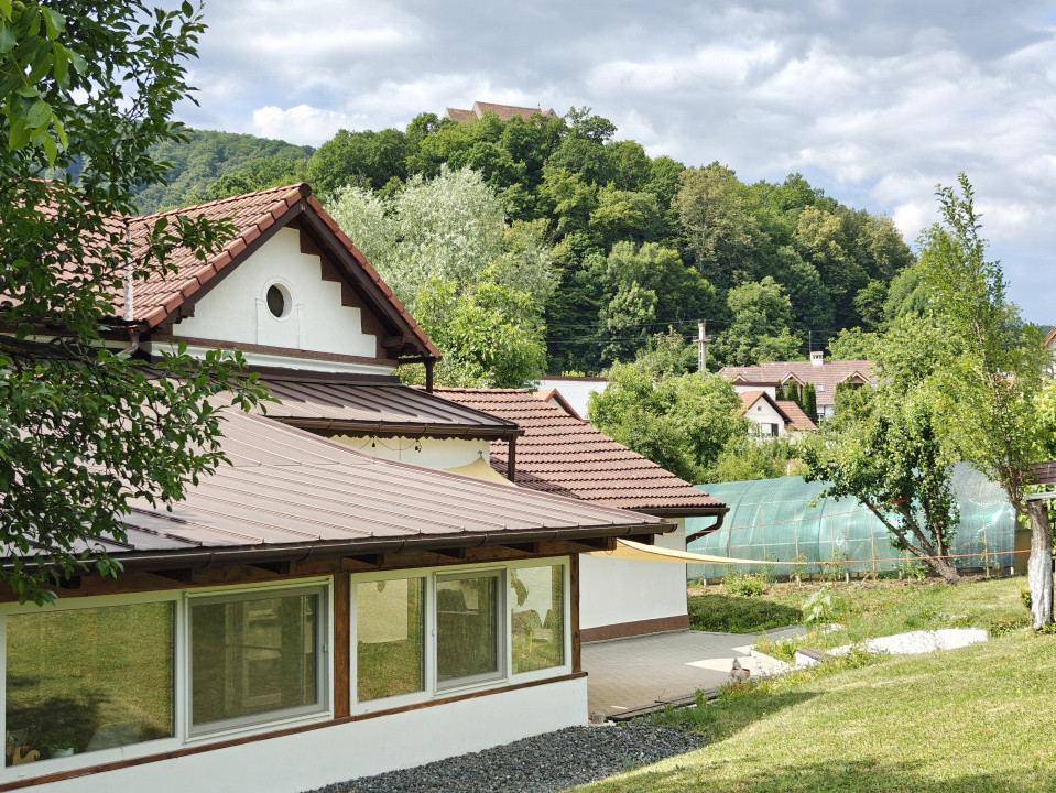 COMISION 0% Casă individuală/5 camere/garaj/2628mp teren/Cisnădioara 