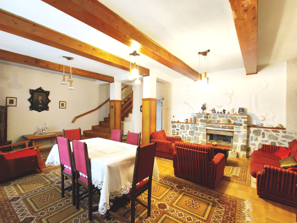 COMISION 0% Casă cuplată/5 camere/garaj/curte/zona Spitalul Cisnădie 
