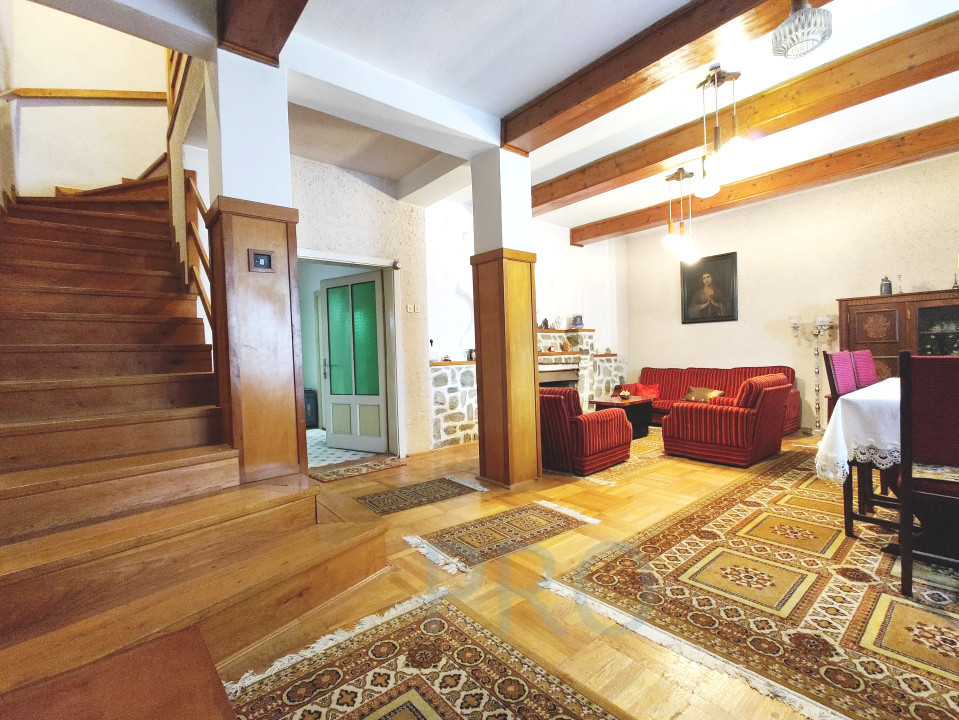 COMISION 0% Casă cuplată/5 camere/garaj/curte/zona Spitalul Cisnădie 