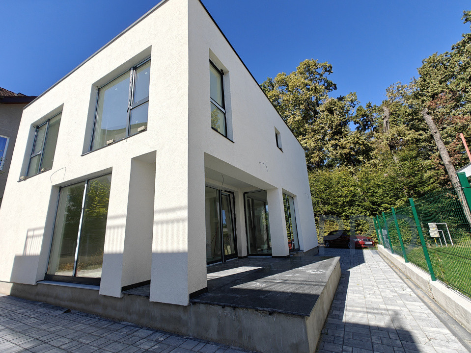 COMISION 0% Casă individuală nouă/4 camere/terasa circulabilă/zona Hilton