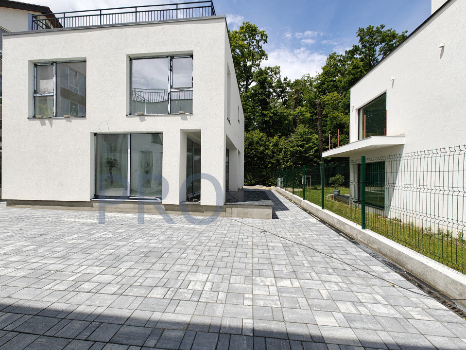 COMISION 0% Casă individuală nouă/4 camere/terasa circulabilă/zona Hilton