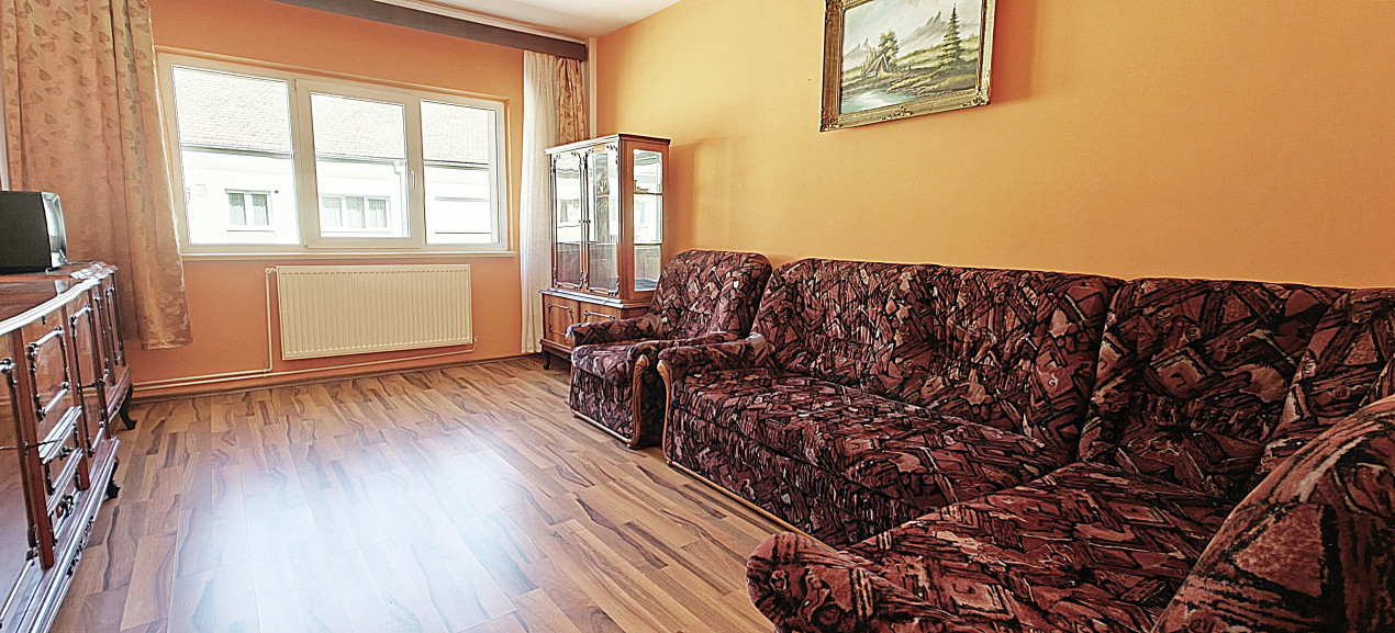 COMISION 0% Apartament 3 camere decomandate/2 băi/balcon/pivniță/Siretului