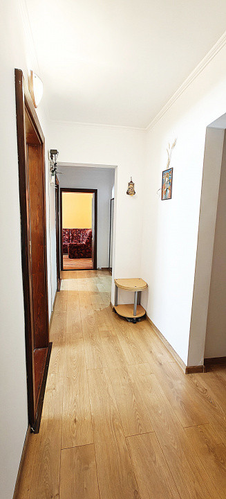 COMISION 0% Apartament 3 camere decomandate/2 băi/balcon/pivniță/Siretului