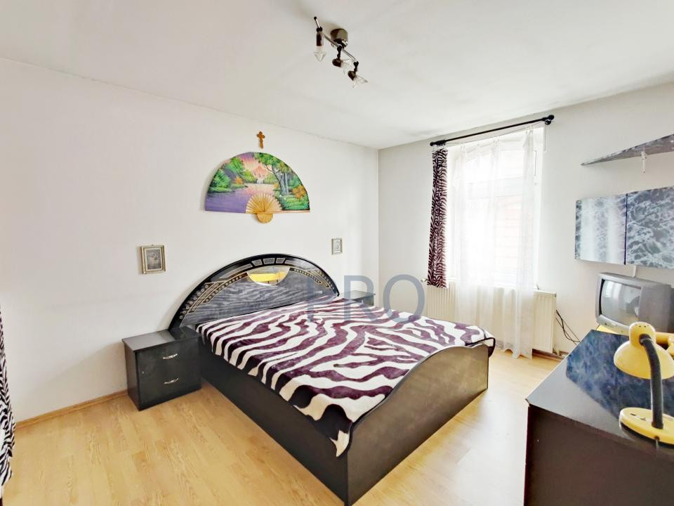 COMISION 0% Spatiu prestari servicii+2 apartamente+garaj+2 terase+520mp teren