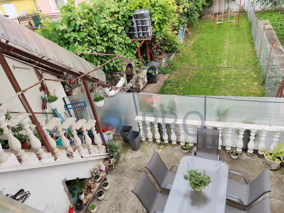 COMISION 0% Spatiu prestari servicii+2 apartamente+garaj+2 terase+520mp teren