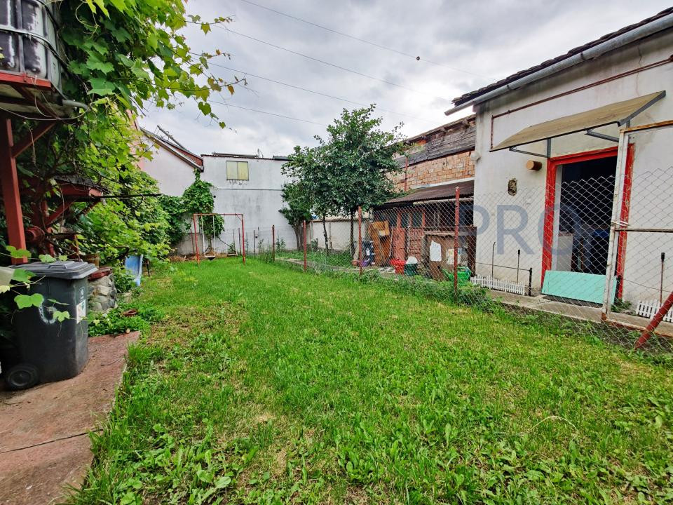 COMISION 0% Spatiu prestari servicii+2 apartamente+garaj+2 terase+520mp teren