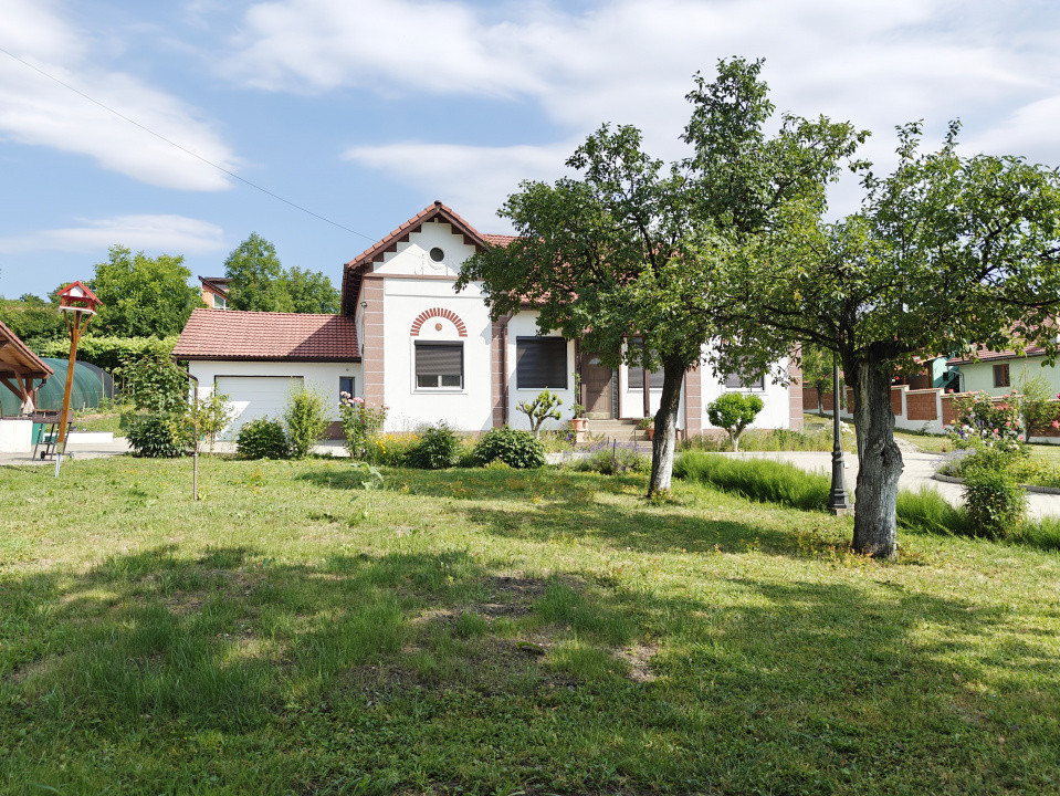 COMISION 0% Casă individuală/5 camere/garaj/2.628mp teren/Cisnădioara 